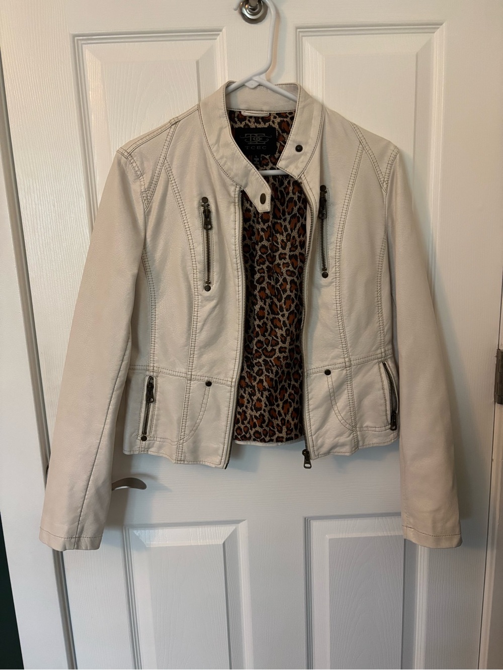 TCBC Cream Faux Leather Moto Jacket Leopard Lining Zip Pockets Size L